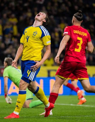 260925 Elliot Stroud of Sweden looks dejected during the Nations League football match between Sweden and Romania on September 25, 2026 in Stockholm. Photo: Emma Wallskog BILDBYRAN kod EW JM0854 bbeng fotboll football soccer fotball nations league uefa nations league sverige sweden sverige a rumänien romania Copyright: EMMAxWALLSKOG BB260925EW043