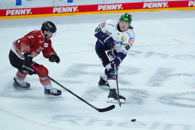 25.09.2026, xydrx, Eishockey, Penny DEL, Kölner Haie - Eisbären Berlin, Saison 2026 2027, Lanxess-Arena Köln: k12 im Zweikampf gegen Korbinian Geibel (Eisbären Berlin, 40) Copyright: HMBxMedia YannisxDreimann