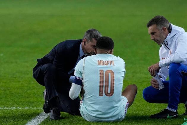 September 25, 2026, Kocaeli, Kocaeli, Turkey: Kylian Mbappe (C) of France celebrates after scoring his team s first goal and left the game due to injury during the UEFA Nations League 2026 27 group phase match between Turkey and France at Kocaeli Stadium in Kocaeli, Turkey, on September 25, 2026. Turkey V France - UEFA Nations League 2026 27 Group A1 MD1  - ZUMAu194 0867871908st Copyright: xTolgaxUluturkx
