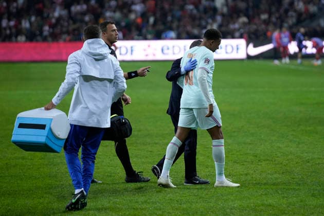 September 25, 2026, Kocaeli, Kocaeli, Turkey: Kylian Mbappe (C) of France celebrates after scoring his team s first goal and left the game due to injury during the UEFA Nations League 2026 27 group phase match between Turkey and France at Kocaeli Stadium in Kocaeli, Turkey, on September 25, 2026. Turkey V France - UEFA Nations League 2026 27 Group A1 MD1  - ZUMAu194 0867871909st Copyright: xTolgaxUluturkx