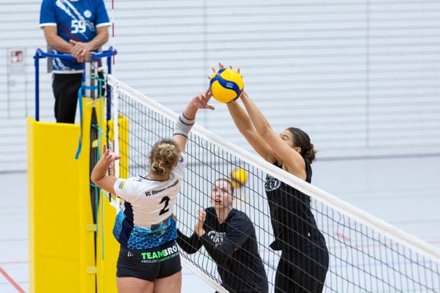 Testspiel: Schwarz-Weiss Erfurt vs. VCO Dresden; Erfurt; 25.09.2026 Esenia Fomenko ( 2; VCO Dresden) gegen Alix de Micheli ( 15; Schwarz-Weiss Erfurt) Testspiel: Schwarz-Weiss Erfurt vs. VCO Dresden; Riethsporthalle Erfurt; 25.09.2026 Copyright: xBEAUTIFULxSPORTS Duehringx