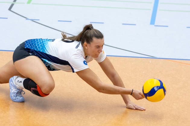 Testspiel: Schwarz-Weiss Erfurt vs. VCO Dresden; Erfurt; 25.09.2026 Zoe Albert ( 10; VCO Dresden) Testspiel: Schwarz-Weiss Erfurt vs. VCO Dresden; Riethsporthalle Erfurt; 25.09.2026 Copyright: xBEAUTIFULxSPORTS Duehringx