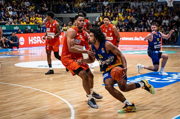 easyCredit BBL - Phoenix Hagen vs. ratiopharm ulm, Hagen, 25.09.2026, Ischelandhalle Hagen Trenton Gibson (33, Phoenix Hagen, SG) beim zug zum Korb ; easyCredit BBL - Phoenix Hagen vs. ratiopharm ulm, Hagen, 25.09.2026, Ischelandhalle Hagen Copyright: xBEAUTIFULxSPORTS Piepenstockx