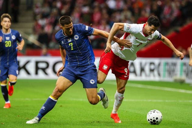 Warszawa 25.09.2026. UEFA Nations League match between Poland and Bosnia and Herzegovina in Warsaw, Poland on September 25, 2026 --- Mecz Liga Narodow UEFA Polska - Bosnia i Hercegowina w Warszawie, Polska 25 wrzesnia 2026 Persons Shown : Amar Dedic, Robert Lewandowski Fot. Mikolaj Barbanell Arena Akcji NEWSPIX.PL --- newspix.pl 