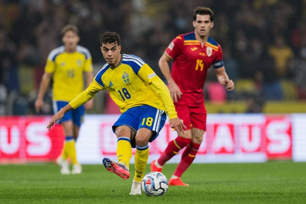 260925 Yasin Ayari of Sweden during the Nations League football match between Sweden and Romania on September 25, 2026 in Stockholm. Photo: Emma Wallskog BILDBYRAN kod EW JM0854 bbeng fotboll football soccer fotball nations league uefa nations league sverige sweden sverige a rumänien romania Copyright: EMMAxWALLSKOG BB260925EW067