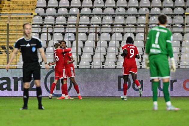 Regionalliga Bayern; FC Bayern München II - TSV Schwaben Augsburg; 25.09.2026 MUNICH, GERMANY; 25. SEPTEMBER: Jubel der Bayern nach dem Treffer zum 2-1 durch Noah CODJO-EVORA (FC Bayern München II 11) Tor Torschuetze Freude Happy während dem Match der Regionalliga Bayern zwischen den Amateuren des FC Bayern und dem TSV Schwaben Augsburg am 11. Spieltag im Grünwalder Stadion Copyright: xBEAUTIFULxSPORTS Goldbergx