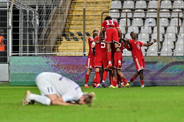 Regionalliga Bayern; FC Bayern München II - TSV Schwaben Augsburg; 25.09.2026 MUNICH, GERMANY; 25. SEPTEMBER: Jubel der Bayern nach dem Treffer zum 4-3 durch Oluwaseyi WILSON (FC Bayern München 20) Tor Torschuetze Freude Happy während dem Match der Regionalliga Bayern zwischen den Amateuren des FC Bayern und dem TSV Schwaben Augsburg am 11. Spieltag im Grünwalder Stadion Copyright: xBEAUTIFULxSPORTS Goldbergx
