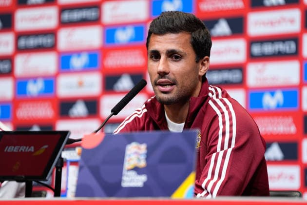 September 25, 2026, London, London, England: Rodri Hernandez of Spain attends a press conference, PK, Pressekonferenz ahead of the UEFA Nations League 2026 27 match against England at Wembley Stadium on September 25, 2026, in London, England. London England - ZUMAa181 20260925_zaa_a181_111 Copyright: xDennisxAgyemanx