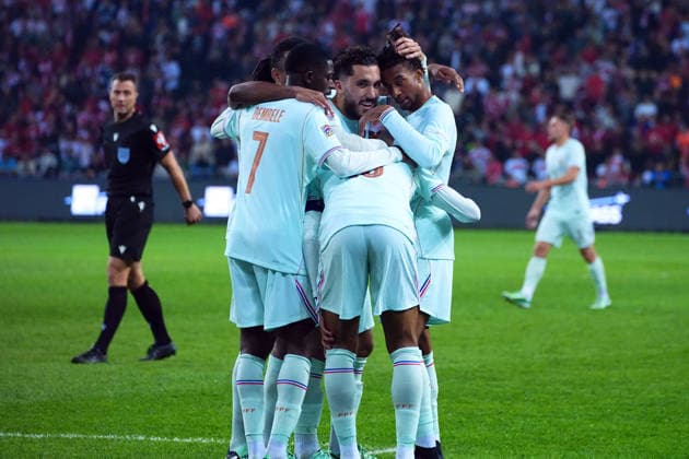 KOCAELI , TURKEY , SEPTEMBER 25 : Kylian Mbappe (10) of France celebrates after scoring the first goal of his team with teammatesduring the UEFA Nations A League Group 1 match between Turkey and France at Kocaeli Turca Stadium on September 25, 2026 , in Kocaeli Turkey . ( Photo by Seskimphoto ) Kocaeli TURKEY Kocaeli TURKEY Copyright: xSeskimphotox Turkiye-France-2509 (209)