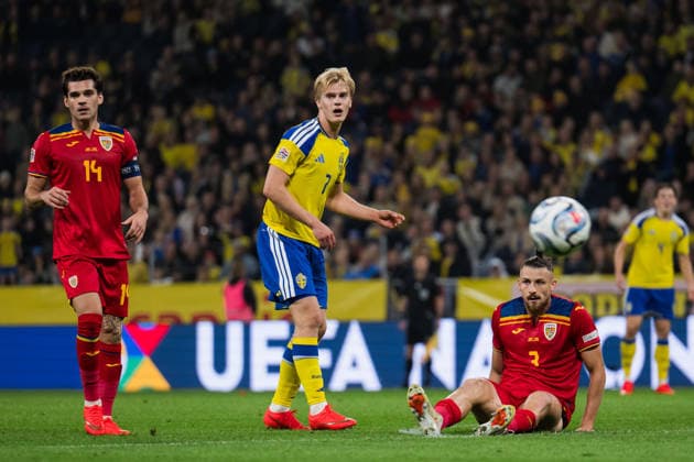 260925 Ianis Hagi and Radu DraguÈ™in of Romania against during the Nations League football match between Sweden and Romania on September 25, 2026 in Stockholm. Photo: Emma Wallskog BILDBYRAN kod EW JM0854 bbeng fotboll football soccer fotball nations league uefa nations league sverige sweden sverige a rumänien romania Copyright: EMMAxWALLSKOG BB260925EW095