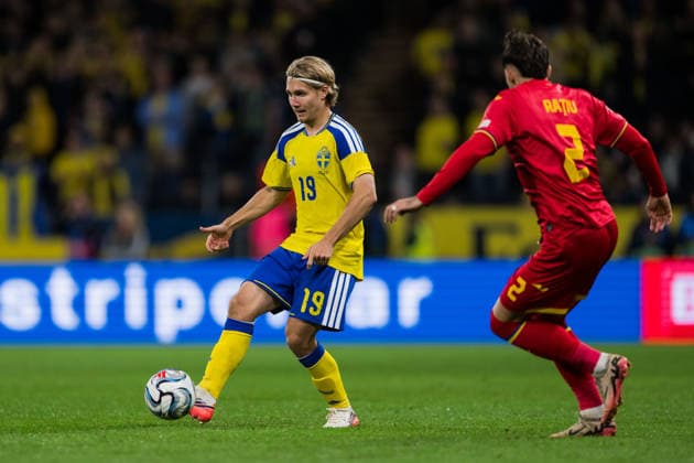 260925 Sebastian Nanasi of Sweden during the Nations League football match between Sweden and Romania on September 25, 2026 in Stockholm. Photo: Emma Wallskog BILDBYRAN kod EW JM0854 bbeng fotboll football soccer fotball nations league uefa nations league sverige sweden sverige a rumänien romania Copyright: EMMAxWALLSKOG BB260925EW105