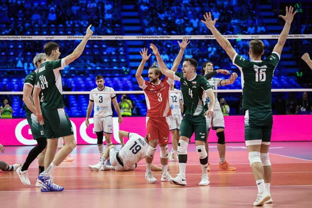 25.09.2026 MEDIOLAN WLOCHY ( MILAN ITALIA ) UNIPOL FORUM SIATKOWKA MEZCZYZN MISTRZOSTWA EUROPY W SIATKOWCE 1 2 FINALU RUNDA FINALOWA ( CEV EUROVOLLEY 2026 MEN FINAL ROUND SEMI FINAL MATCHES MEN S VOLLEYBALL GAME POLAND - SLOVENIA ) MECZ POLSKA - SLOWENIA NZ. OD LEWEJ.SZYMON JAKUBISZAK , JAKUB POPIWCZAK , MARCIN KOMENDA , (R) KAMIL SEMENIUK RADOSC PO WYGRANYM MECZU AWANS FOTO JAKUB PIASECKI CYFRASPORT NEWSPIX.PL --- newspix.pl 