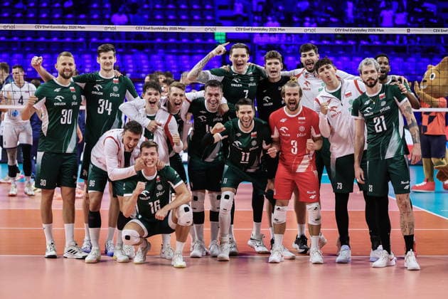 25.09.2026 MEDIOLAN WLOCHY ( MILAN ITALIA ) UNIPOL FORUM SIATKOWKA MEZCZYZN MISTRZOSTWA EUROPY W SIATKOWCE 1 2 FINALU RUNDA FINALOWA ( CEV EUROVOLLEY 2026 MEN FINAL ROUND SEMI FINAL MATCHES MEN S VOLLEYBALL GAME POLAND - SLOVENIA ) MECZ POLSKA - SLOWENIA NZ. RADOSC ZWYCIESTWO AWANS OD LEWEJ BARTLOMIEJ BALADZ , SZYMON JAKUBISZAK JAN FIRLEJ KAMIL SEMENIUK , MAKSYMILIAN GRANIECZNY ARTUR SZALPUK MARCIN KOMENDA BARTLOMIEJ LEMANSKI ALEKSANDER SLIWKA JAKUB POPIWCZAK KEWIN SASAK JAKUB NOWAK TOMASZ FORNAL , WILFREDO LEON VENERO FOTO JAKUB PIASECKI CYFRASPORT NEWSPIX.PL --- newspix.pl 