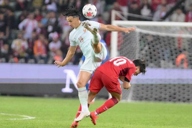 Turkiye v France - UEFA Nations League KOCAELI, TURKIYE - SEPTEMBER 25: Esteban Lepaul (L) of France in action during the UEFA Nations League A League Group 1 match between Turkiye and France at Kocaeli Stadium in Kocaeli, Turkiye, on September 25, 2026. Omer Urer Anadolu Kocaeli Turkey. Editorial use only. Please get in touch for any other usage.  Copyright: x2026xAnadoluxOmerxUrerx