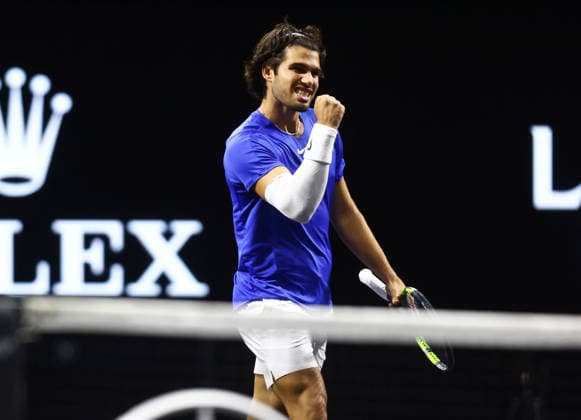 2026 Laver Cup, O2 Arena, London,25 09 2026 Carlos Alcaraz (ESP) partnered with Jakub Mensik (CZE) in action against Taylor Fritz (USA) and Alexander Bublik in 2026 Laver Cup at the O2 Arena, London London O2 Arena London GBR, UK NEWSPAPERS OUT Copyright: xMarkxGreenwoodx