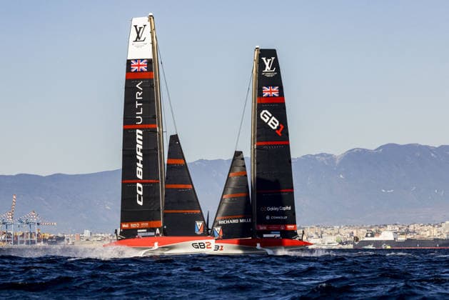 OTHER - Sailing - The Louis Vuitton 38th America s Cup Preliminary Regatta in Naples Photo by IPA ABACAPRESS.COM88973024 - Day 1 of the Louis Vuitton 38th America s Cup Preliminary Regatta in Naples. AC40 foiling one-designs racing across the Gulf of Naples, featuring intense fleet action from all particPhoto by IPA ABACAPRESS.COMting syndicates: Emirates Team New Zealand, Luna Rossa Prada Pirelli, GB1, Cobham-Ultra GB2, Tudor Team Alinghi, and La Roche Posay Racing Team during the Louis Vuitton 38th America s Cup Preliminary Regatta in Naples, a sailing race in Naples, Italy, on September 25, 2026 Napoli Italy  Copyright: xIPAxSport ABACAx