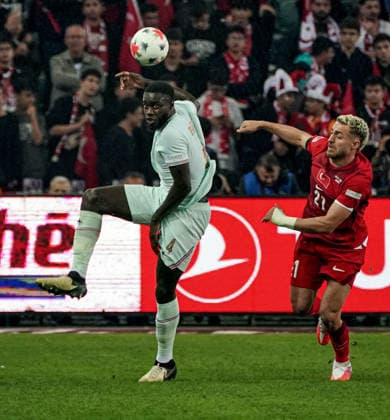 Turkiye v France - UEFA Nations League KOCAELI, TURKIYE - SEPTEMBER 25: Turkiye national team, Nationalteam player Baris Alper Yilmaz (R) competes with France national team player Dayot Upamecano during the UEFA Nations League A League Group 1 match between Turkiye and France at Kocaeli Stadium in Kocaeli, Turkiye, on September 25, 2026. Salih Zeki Fazlioglu Anadolu Kocaeli Turkey. Editorial use only. Please get in touch for any other usage.  Copyright: x2026xAnadoluxSalihxZekixFazlioglux