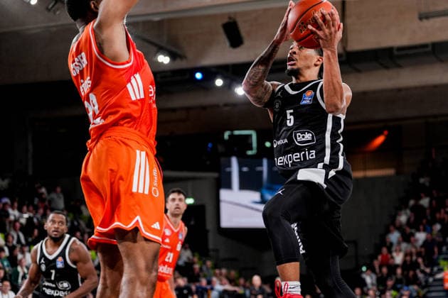 Deutschland: easyCredit Basketball Bundesliga, Hauptrunde 2026 27, 2. Spieltag Veolia Towers Hamburg vs Niners Chemnitz Inselpark Arena (Hamburg): Zakai Zeigler (Veolia Towers Hamburg, 5) Copyright: xStefanxTrochax