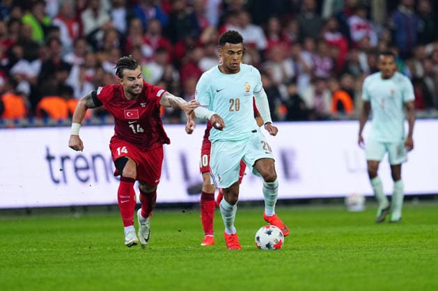Turkiye v France - UEFA Nations League 2026 27 Group A1 MD1 Desire Doue of France in action with Abdulkerim Bardakci of Turkey during the UEFA Nations League 2026 27 group phase match between Turkiye and France at Kocaeli Stadium on September 25, 2026 in Kocaeli, Turkey. Kocaeli Kocaeli Stadium Turkey Copyright: xYagizxGurtug PSxImagesxYagizxGurtug PSxImagesx