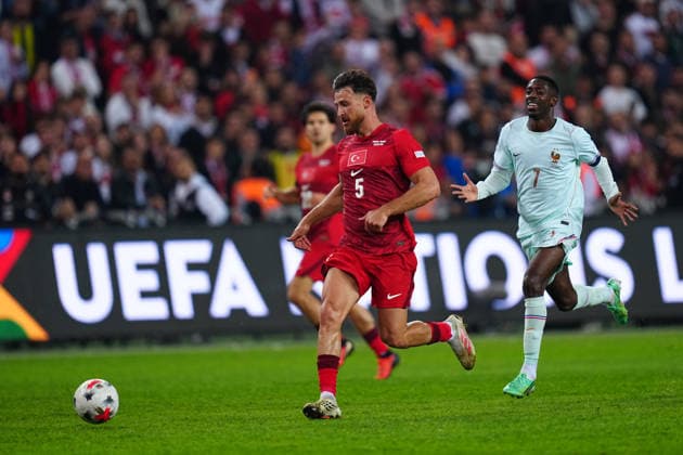 Turkiye v France - UEFA Nations League 2026 27 Group A1 MD1 Salih Ozcan of Turkey is in action with Ousmane Dembele of France during the UEFA Nations League 2026 27 group phase match between Turkiye and France at Kocaeli Stadium on September 25, 2026 in Kocaeli, Turkey. Kocaeli Kocaeli Stadium Turkey Copyright: xYagizxGurtug PSxImagesxYagizxGurtug PSxImagesx