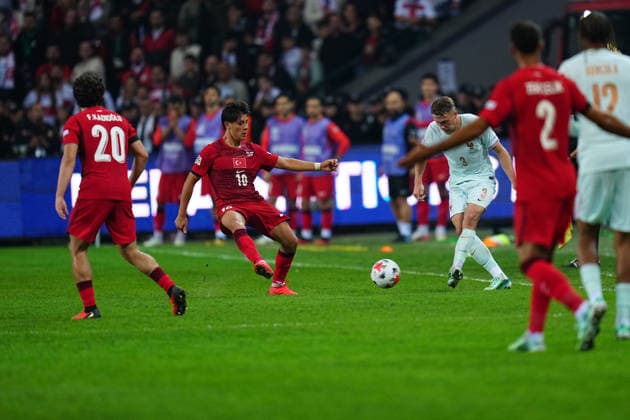 Turkiye v France - UEFA Nations League 2026 27 Group A1 MD1 Lucas Digne of France in action with Arda Guler of Turkey during the UEFA Nations League 2026 27 group phase match between Turkiye and France at Kocaeli Stadium on September 25, 2026 in Kocaeli, Turkey. Kocaeli Kocaeli Stadium Turkey Copyright: xYagizxGurtug PSxImagesxYagizxGurtug PSxImagesx