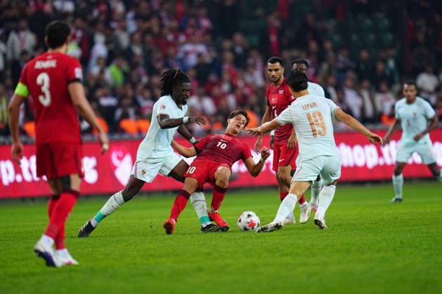 Turkiye v France - UEFA Nations League 2026 27 Group A1 MD1 Arda Guler of Turkey challenged by Jules Kounde of France during the UEFA Nations League 2026 27 group phase match between Turkiye and France at Kocaeli Stadium on September 25, 2026 in Kocaeli, Turkey. Kocaeli Kocaeli Stadium Turkey Copyright: xYagizxGurtug PSxImagesxYagizxGurtug PSxImagesx