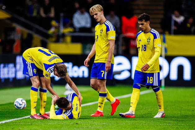 260925 Emil Holm of Sweden in pain during the Nations League football match between Sweden and Romania on September 25, 2026 in Stockholm. Photo: Kenta Jönsson BILDBYRAN COP 210 JM0854 bbeng fotboll football soccer fotball nations league uefa nations league sverige sweden sverige a rumänien romania Copyright: KENTAxJÖNSSON BB260925KJ141