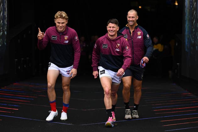AFL GRAND FINAL, Levi Ashcroft of the Lions (left) and Dayne Zorko of the Lions (centre) walk up the players race ahead of the 2026 AFL Grand Final match between the Brisbane Lions and the Fremantle Dockers at the Melbourne Cricket Ground in Melbourne, Saturday, September 26, 2026. ( NO ARCHIVING, EDITORIAL USE ONLY MELBOURNE VICTORIA Australia  Copyright: xJAMESxROSSx 20260926184419633983