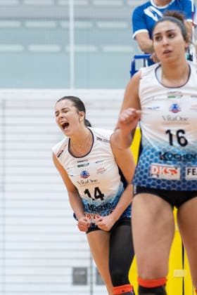 Testspiel: Schwarz-Weiss Erfurt vs. VCO Dresden; Erfurt; 25.09.2026 Johanna Röhner ( 14; VCO Dresden) (links) und Diyara Aydogan ( 16; VCO Dresden) (rechts) Testspiel: Schwarz-Weiss Erfurt vs. VCO Dresden; Riethsporthalle Erfurt; 25.09.2026 Copyright: xBEAUTIFULxSPORTS Duehringx