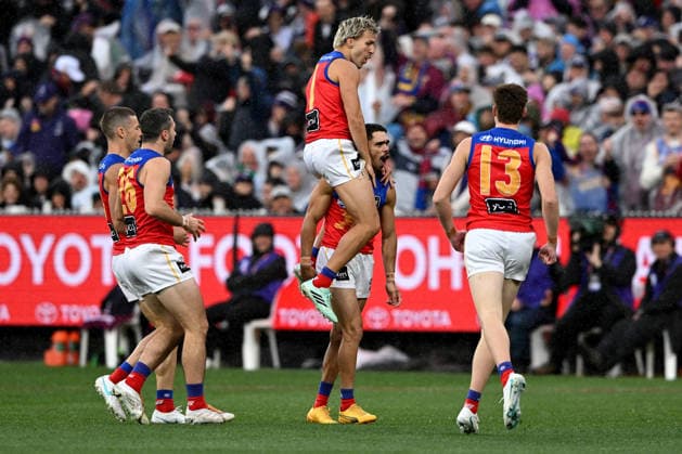 AFL GRAND FINAL, Charlie Cameron of the Lions celebrates with Kai Lohmann after kicking a goal during the 2026 AFL Grand Final between the Brisbane Lions and the Fremantle Dockers at the Melbourne Cricket Ground in Melbourne, Saturday, September 26, 2026. ( NO ARCHIVING, EDITORIAL USE ONLY MELBOURNE VICTORIA Australia  Copyright: xJAMESxROSSx 20260926173060303852