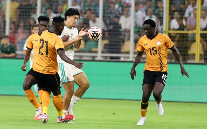 Algeria v Zambia - 2027 Africa Cup Of Nations Qualifiers Ibrahim Maza of Algeria competes for the ball with Dominic Chanda of Zambia during the Algeria vs. Zambia match in the 2027 Africa Cup of Nations qualifiers at Hocine Ait Ahmed Stadium in Tizi Ouzou, Algeria, on September 25, 2026. TIZI ouzou Algeria  Copyright: xAPPx originalFilename:app-notitle260626_np2HL.jpg