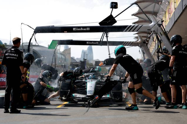 F1 - AZERBAIJAIN GRAND PRIX 2026 63 RUSSELL George (gbr), Mercedes AMG F1 Team W17, action pit stop practice during the 2026 Formula 1 Azerbaijan Grand Prix, 15th round of the 2026 Formula One World Championship, WM, Weltmeisterschaft from September 24 to 26, 2026 on the Baku City Circuit, in Baku, Azerbaijan - BakuAzerbaijan  Copyright: xDPPIx
