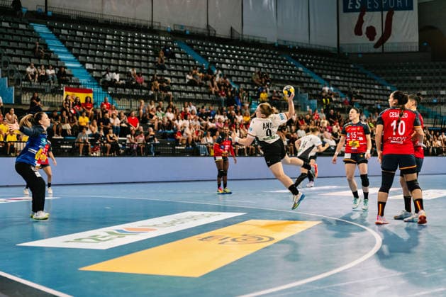 Lisa Antl (Deutschland, 09) beim Wurf, Spanien vs. Deutschland, Handball, Nationalmannschaft, Frauen, Freundschaftsspiel, 25.09.2026 Spanien vs. Deutschland, Handball, Nationalmannschaft, Frauen, Freundschaftsspiel, 25.09.2026 Granollers Copyright: xEibner-Pressefoto LarsxNeumannx EP_LNN