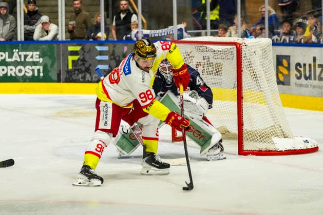 Torchance zum 0:3 von Carter Turnbull (Duesseldorfer EG, 98), GER, Ravensburg Towerstars vs. Duesseldorfer EG, Eishockey, DEL2 Hauptrunde, 3. Spieltag, Spielzeit 2026 2027, 25.09.2026 GER, Ravensburg Towerstars vs. Duesseldorfer EG, Eishockey, DEL2 Hauptrunde, 3. Spieltag, Spielzeit 2026 2027, 25.09.2026 Ravensburg Copyright: xEibner-Pressefoto MaximilianxRistx EP_MRT