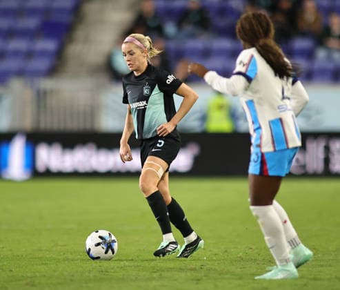 September 25, 2026, Harrison, New Jersey, USA: Gotham FC midfielder Denise O Sullivan (5) controls the ball during the NWSL match between Gotham FC and the Chicago Stars FC at Sports Illustrated Stadium on Friday, September 25, 2026; Harrison, New Jersey, USA. Harrison USA - ZUMAs325 20260925_zsp_s325_068 Copyright: xJessxStilesx