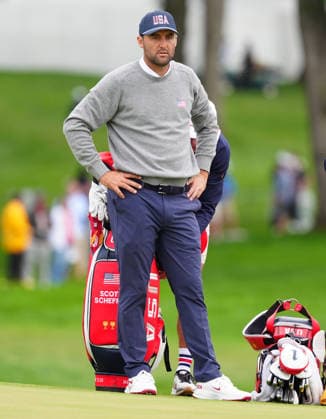 MEDINAH, IL - SEPTEMBER 25: Team USA golfer Scottie Scheffler watches on the 18th hole during the second round of the 2026 Presidents Cup on September 25, 2026, at Medinah Country Club in Medinah, Illinois. (Photo by Brian Spurlock Icon Sportswire) GOLF: SEP 25 Presidents Cup EDITORIAL USE ONLY Icon260925134