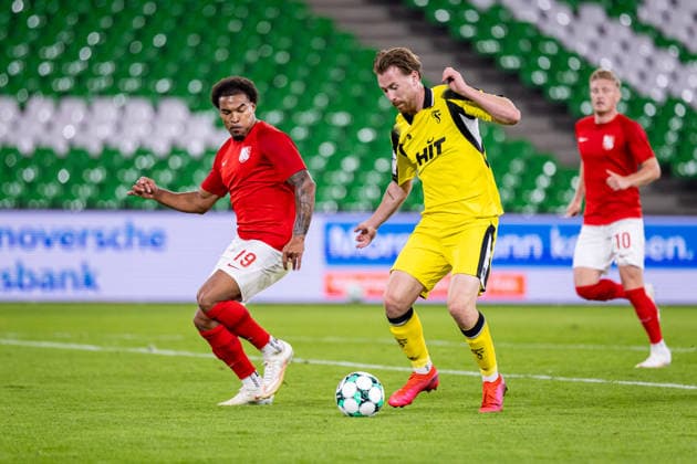 (L-R) Eric Voufack (TSV Havelse, 19), Jannik Mause (SC Fortuna Koeln, 37) GER, TSV Havelse vs. SC Fortuna Koeln, Fussball, 3. Liga, 7. Spieltag, Spielzeit 2026 2027, 25.09.2026 DFL Regulations prohibit any use of photographers as image sequences and or quasi-video. GER, TSV Havelse vs. SC Fortuna Koeln, Fussball, 3. Liga, 7. Spieltag, Spielzeit 2026 2027, 25.09.2026 Hannover Copyright: xEibner-Pressefoto JanxRollingerx EP_JSK
