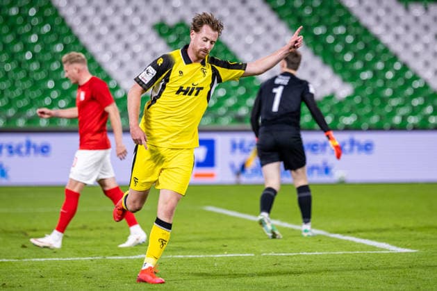 Jannik Mause (SC Fortuna Koeln, 37) jubelt ueber das Tor zum 1:2 GER, TSV Havelse vs. SC Fortuna Koeln, Fussball, 3. Liga, 7. Spieltag, Spielzeit 2026 2027, 25.09.2026 DFL Regulations prohibit any use of photographers as image sequences and or quasi-video. GER, TSV Havelse vs. SC Fortuna Koeln, Fussball, 3. Liga, 7. Spieltag, Spielzeit 2026 2027, 25.09.2026 Hannover Copyright: xEibner-Pressefoto JanxRollingerx EP_JSK