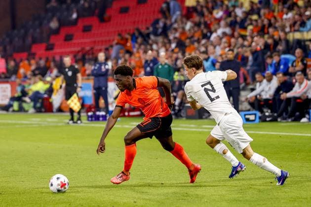DEVENTER , 25-09-2026 , Stadium De Adelaarshorst , season 2026 2027 , EURO U-21 Qualification football . match between Netherlands U-21 and Norway U-21, FINAL RESULT 0-0, Picture shows Netherlands U21, U 21 player Ernest Poku Norway U21 player Oliver Braude Netherlands U21 - Norway U21  x207587690x Copyright: