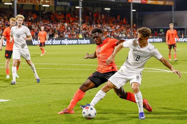 DEVENTER , 25-09-2026 , Stadium De Adelaarshorst , season 2026 2027 , EURO U-21 Qualification football . match between Netherlands U-21 and Norway U-21, FINAL RESULT 0-0, Picture shows Netherlands U21, U 21 player Ernest Poku Norway U21 player Oliver Braude Netherlands U21 - Norway U21  x207587702x Copyright: