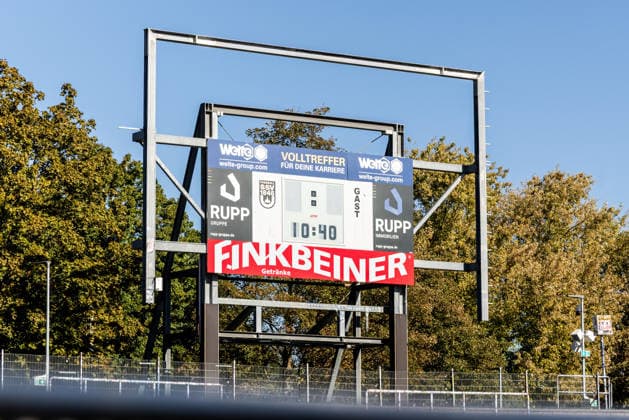 SSV Ulm 1846 Fußball vs. SV Eintracht Trier, Fussball, Regionalliga Südwest, 9. Spieltag, Donaustadion Ulm 26.09.26 Das Donaustadion Ulm Sportstätte des SSV Ulm 1846 Fußball Innenansicht Anzeigetafel SSV Ulm 1846 Fußball vs. SV Eintracht Trier, Fussball, Regionalliga Südwest, 9. Spieltag, Donaustadion Ulm 26.09.26 Foto: Lucca Fundel Ulm Donaustadion Baden-Württemberg Deutschland