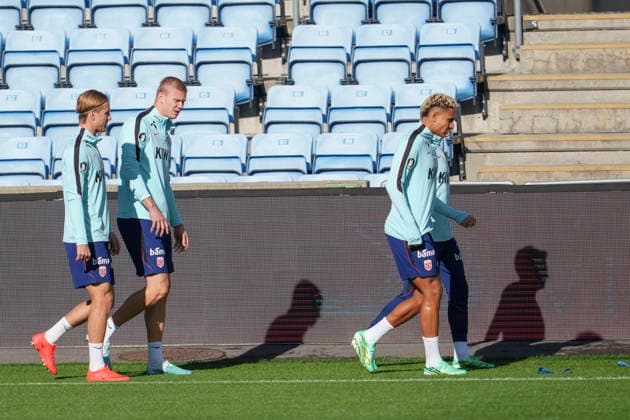The national soccer team trains in Oslo, September 26, 2026. Erik Botheim, Antonio Nusa, and Erling Braut Haaland train at Ullevaal Stadium on the day of the match against Portugal. Photo by Javad Parsa, NTB, Oslo, Norway. EDITORIAL USE ONLY. RESTRICTED USE FOR BETTING COMPANIES.  Copyright: xJavadxParsax xNTBx
