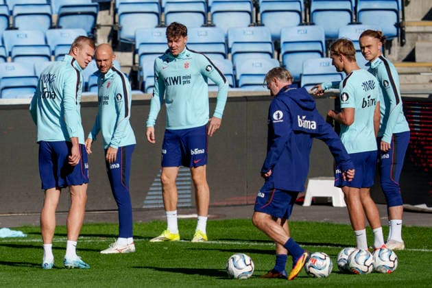 National soccer team coach Oslo 20260926 Erling Braut Haaland and the rest of the national team train at Ullevaal Stadium the day before the match against Portugal. Photo by Javad Parsa, NTB, Oslo, Norway. EDITORIAL USE ONLY. RESTRICTED USE FOR BETTING COMPANIES.  Copyright: xJavadxParsax xNTBx