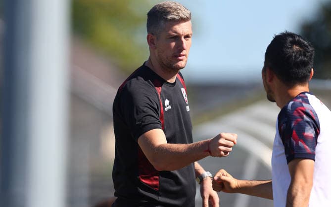Football Women german DFB Pokal Cup 2026 - 2027 Fc Ingolstadt-FSV Mainz Coach of Ingolstadt Benjamin Stolte ( L ) speaks with Coach of Mainz Yamashita Takashi ( R ) during the Women German DFB Pokal Cup 2026 - 2027 football match between Fc Ingolstadt and 1.FSV Mainz 05 at ESV Stadium in Ingolstadt , Bayern , Germany . September 26th , 2026 Photo by Davide Elias Copyright: xDavidexEliasx