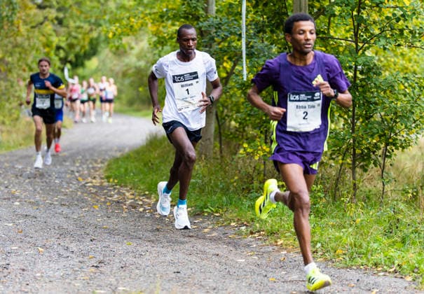 260926 William Nyaronia Morwabe, Kenya under Lidingöloppet 30km den 26 september 2026 i Lidingö. Copyright: PETERxHOLGERSSON BB260926PH021