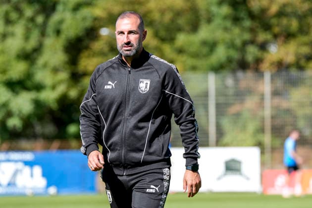 Daniyel Cimen (Trainer, Cheftrainer, SG Barockstadt), Einzelbild, Einzelfoto, Aktion, Action, 26.09.2026, Mannheim (Deutschland), Fussball, Regionalliga Südwest, VfR Mannheim - SG Barockstadt Fulda-Lehnerz