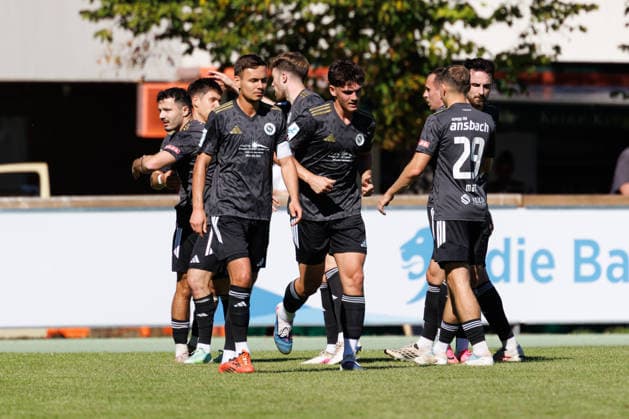 Team (SpVgg Ansbach) Tor zum 0 : 1 beim Spiel zwischen TSV Landsberg v SpVgg Ansbach, Fussball, Herren, Regionalliga Bayern, 2026 2027, 11.Spieltag am 26.09.2026 in Landsberg am Lech, Sportpark. Bayern Deutschland
