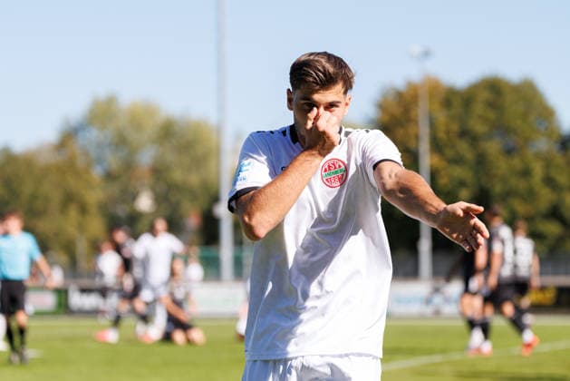 Tiziano Mulas (30, TSV Landsberg) Tor zum 1 : 1 beim Spiel zwischen TSV Landsberg v SpVgg Ansbach, Fussball, Herren, Regionalliga Bayern, 2026 2027, 11.Spieltag am 26.09.2026 in Landsberg am Lech, Sportpark. Bayern Deutschland