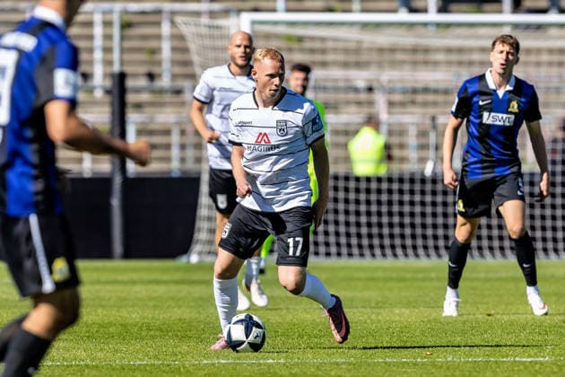 Leon Müller (SSV Ulm 1846 Fußball, 17) SSV Ulm 1846 Fußball vs. SV Eintracht Trier, Fussball, Regionalliga Südwest, 9. Spieltag, Donaustadion Ulm 26.09.26 Ulm