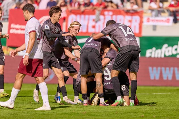 Jubel, Freude ueber den Treffer zum 0:2 beim VfR Aalen GER, Kickers Offenbach vs. VfR Aalen, Fussball, Regionalliga Suedwest - Herren, 9. Spieltag, Spielzeit 2026 2027, 26.09.2026 GER, Kickers Offenbach vs. VfR Aalen, Fussball, Regionalliga Suedwest - Herren, 9. Spieltag, Spielzeit 2026 2027, 26.09.2026 Offenbach am Main Copyright: xEibner-Pressefoto GeraldxOelze-dexStoppanyx EP_ODS